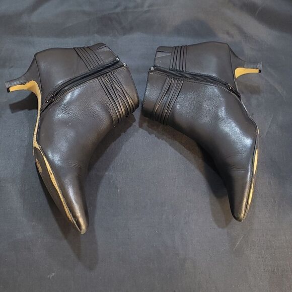 BELLA VITA  WOMENS JANI KITTEN HEEL BOOTIES - Picture 13 of 16